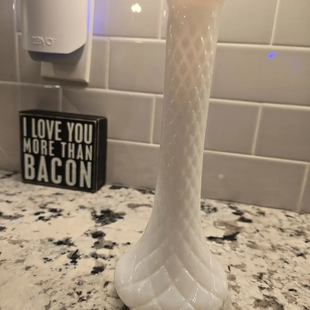 Vintage Hoosier Glass Milk Glass Bud Vase - Diamond Pattern #4092 GUC 9